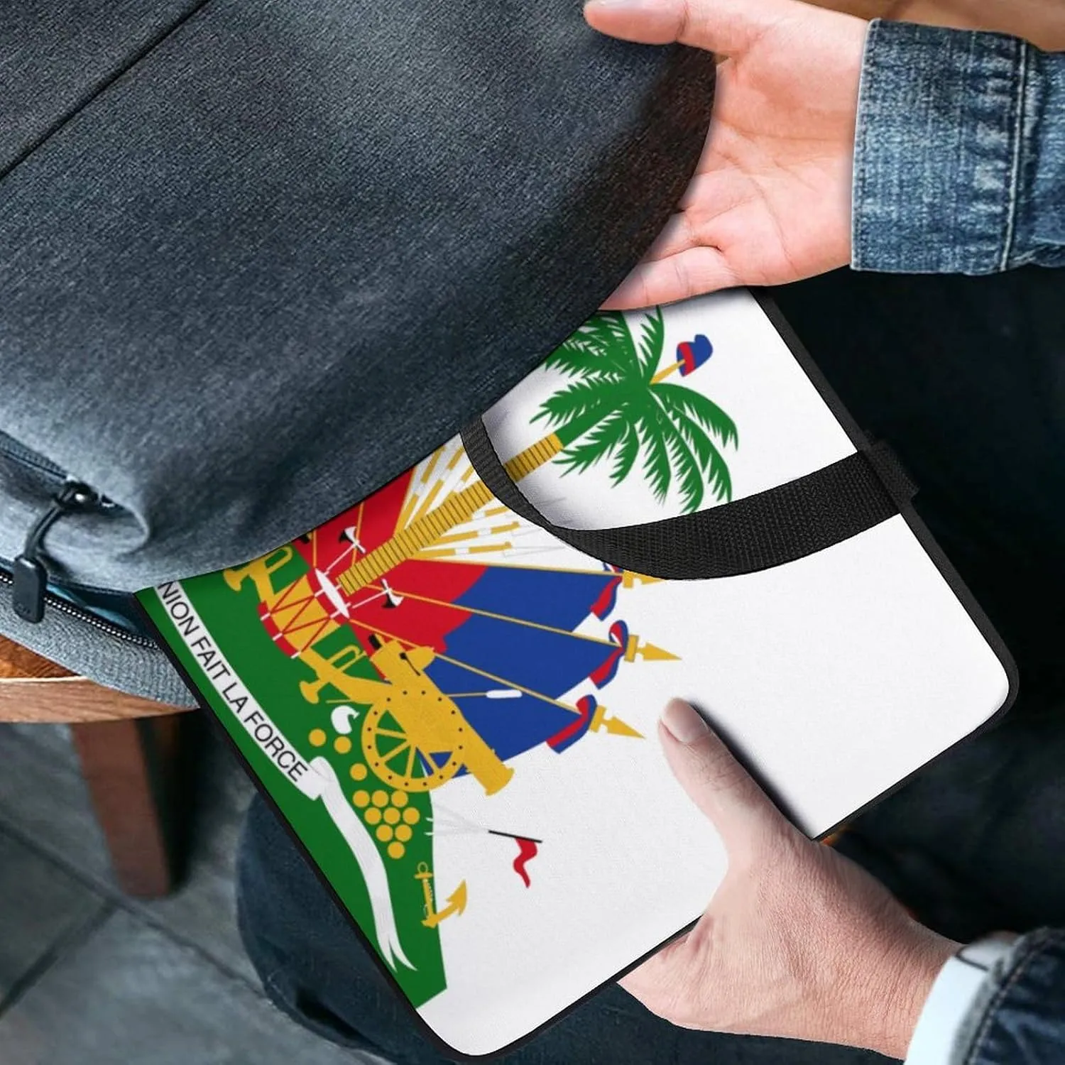 15 Inch Equatorial Guinea Flag Laptop Bag, Protective Neoprene Case for Computer & Tablet