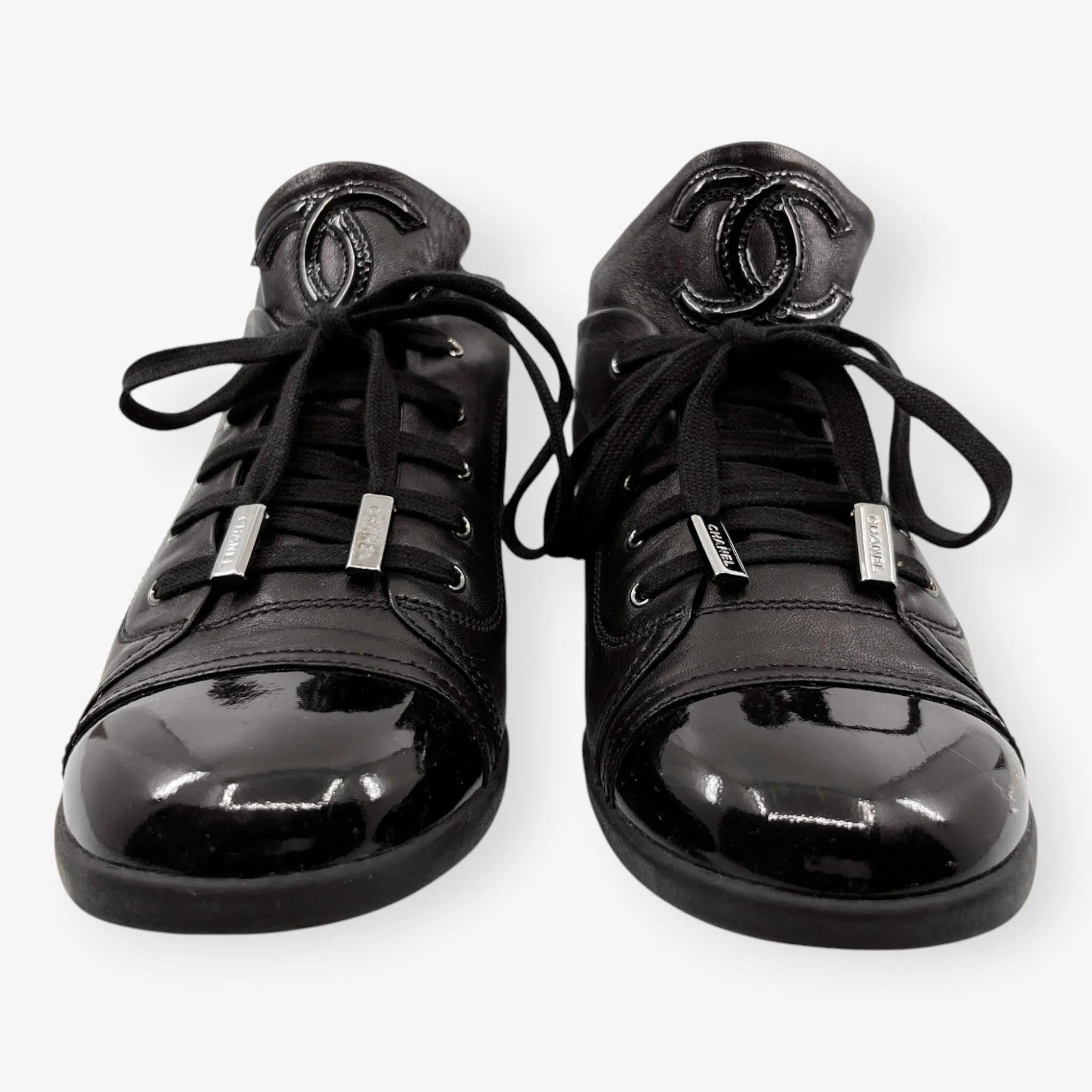 Chanel Black Patent and Leather CC Low Top Sneakers EU41 ~ AU10