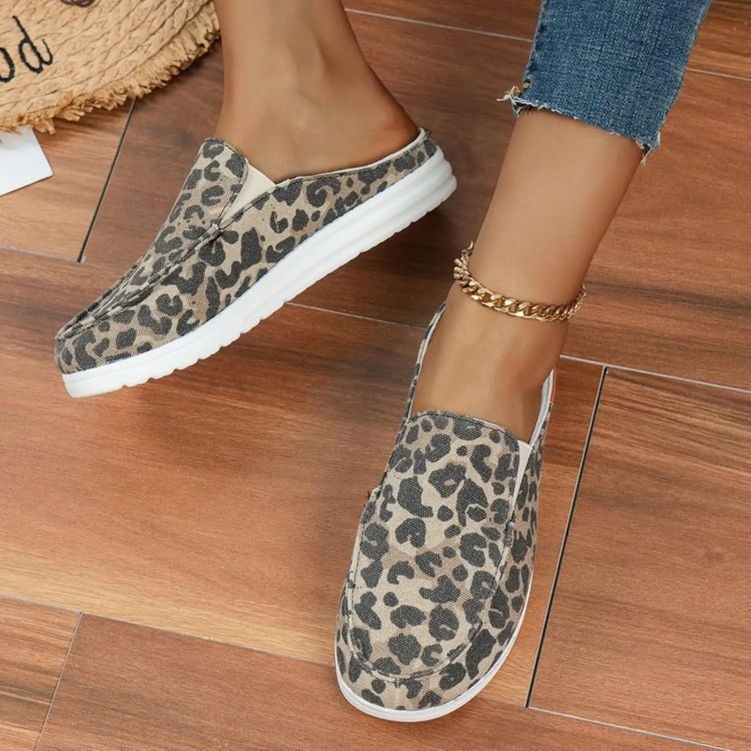 Cow Print Canvas Shoes for Women Closed Toe Slip On Flat Slippers Casual Comfortable Wide Width Print Sandals Breathable Lightweight Walking Mule Sneaker Loafer Going Out Outdoor Sports Loafers