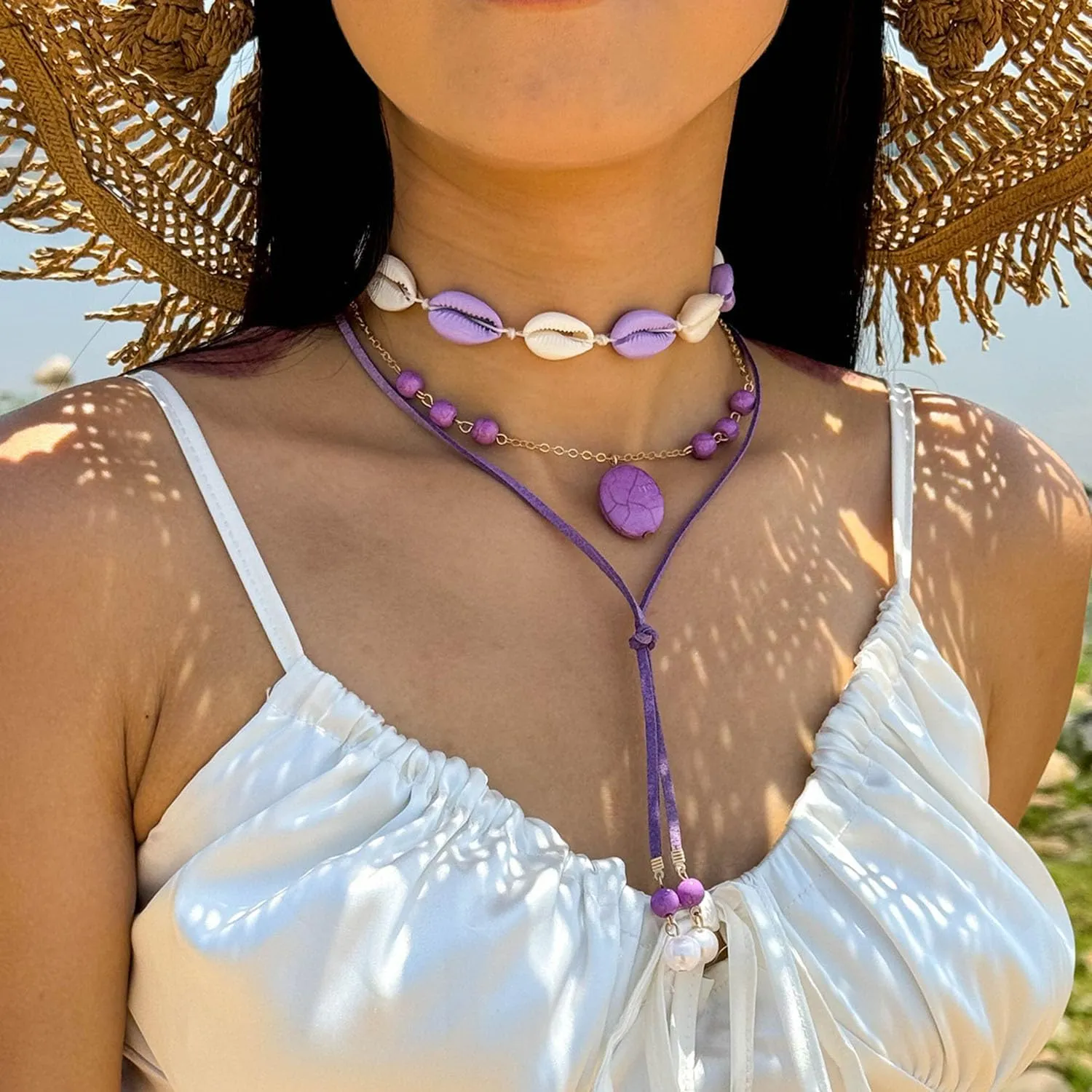 Cowrie Shell Necklace for Women Natural Sea Shell Beads Choker Necklace Adjustable Layered Seashell Pendant Necklace for Women Hawaiian Jewelry