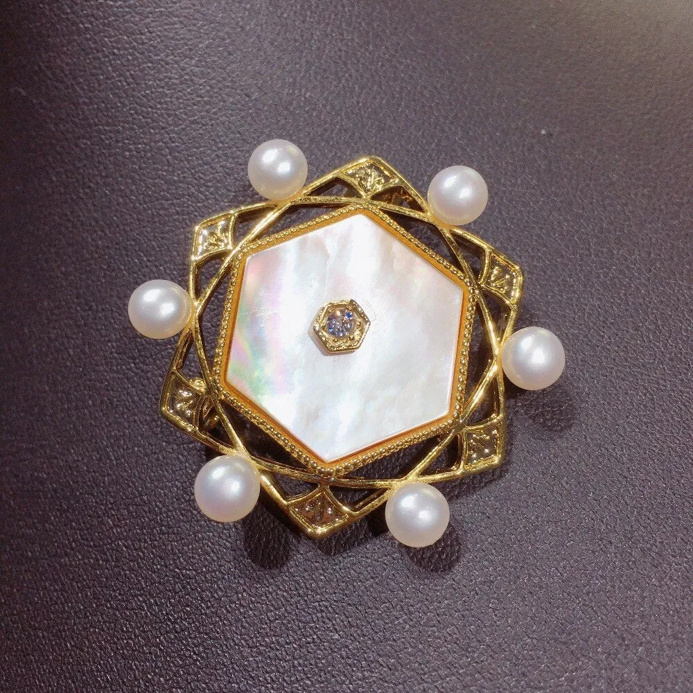 New Design Fine Jewelry Natural Freshwater Pearl Brooch Geometry Natural Seashell Brooch