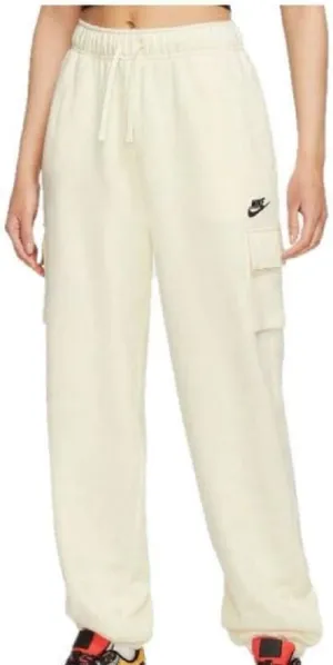 Nike Women's Sportswear Club Fleece Mid-Rise Oversized Cargo Sweatpants