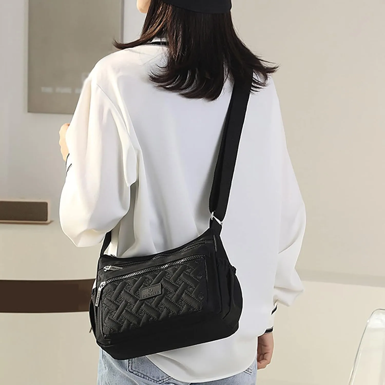 Puffy Crossbody Bags for Women Stadium Crossbody Messenger Bags for Concerts Sporting Events Small Makeup Bag(Black)