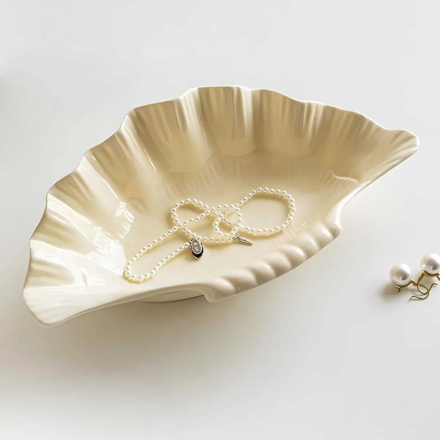 Seashell Ceramic Decorative Bowl Trinket Dish Holder, Key Bowl Catch All for Beach Coastal Room Decor, Beachy Party Wedding Shell Decor (Crme)