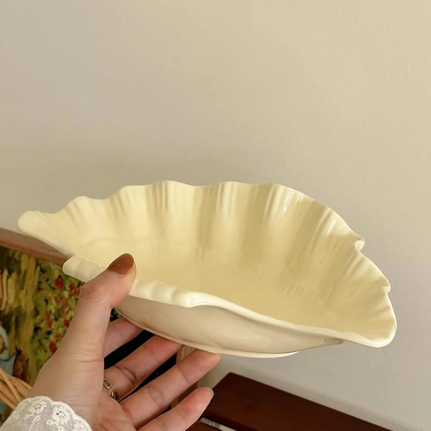 Seashell Ceramic Decorative Bowl Trinket Dish Holder, Key Bowl Catch All for Beach Coastal Room Decor, Beachy Party Wedding Shell Decor (Crme)