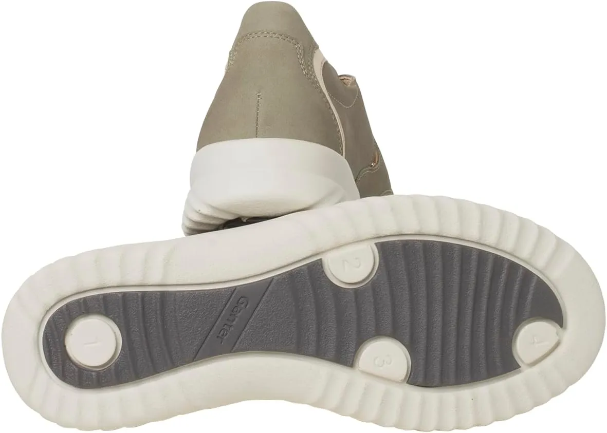 Women's Low-Top Sneakers