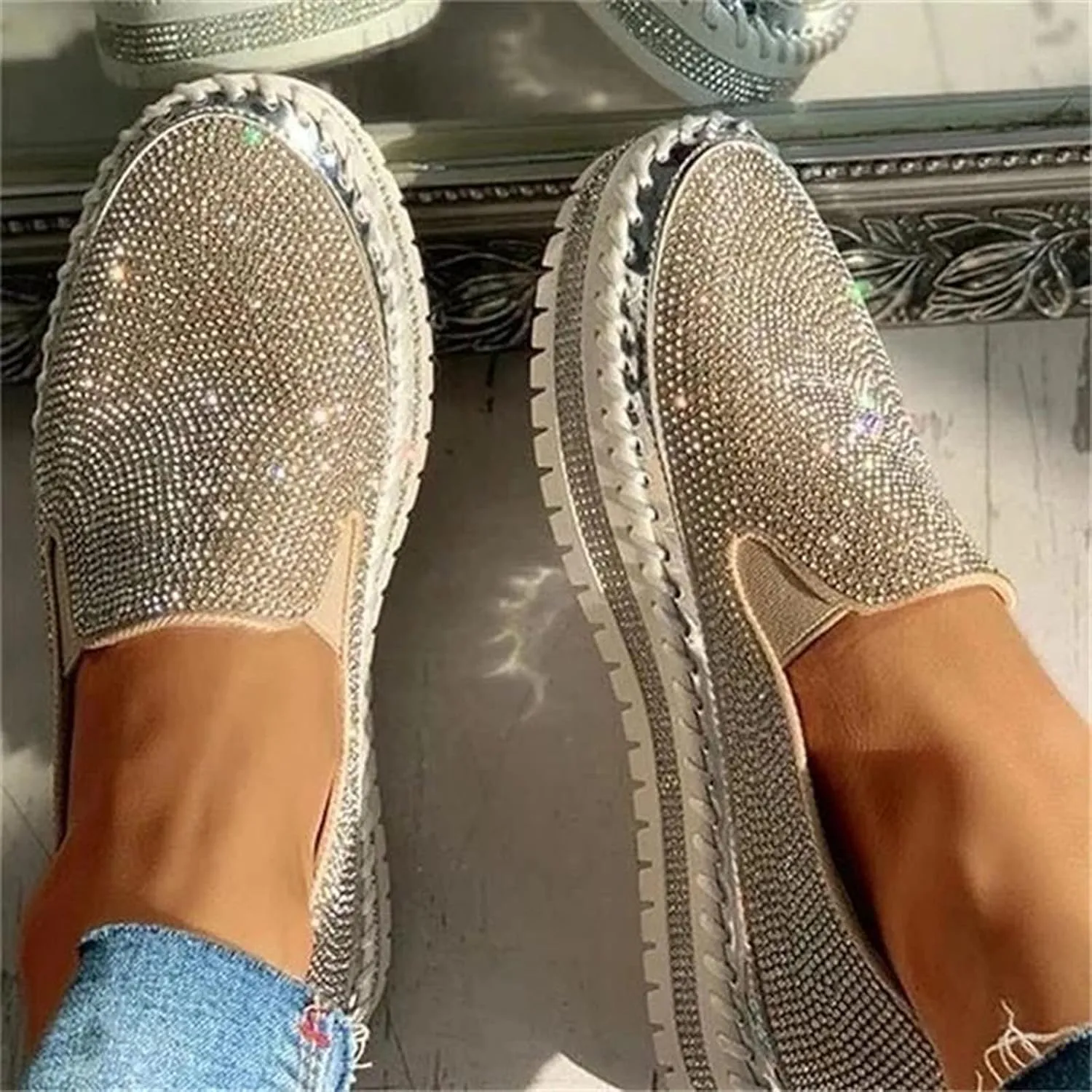 Women's Platform Slip-on Sneakers Round Toe Low Cut Thick Sole Slip On Rhinestones Shoes Flats Flat Skate Walking Shoes